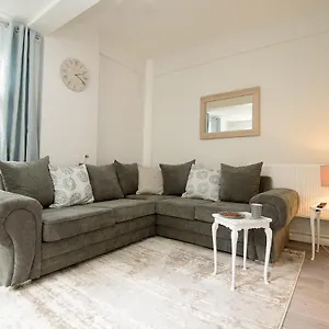 Apartment K - Kauto Star, Cheltenham